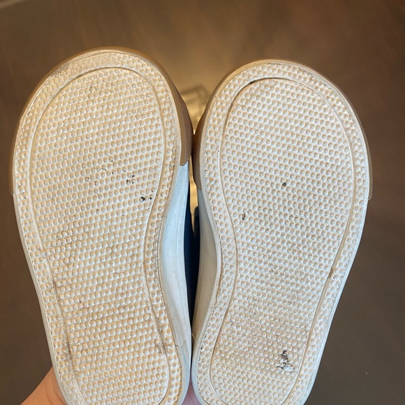 Sold! Toddle shoes size 6 - Picture 4 of 5